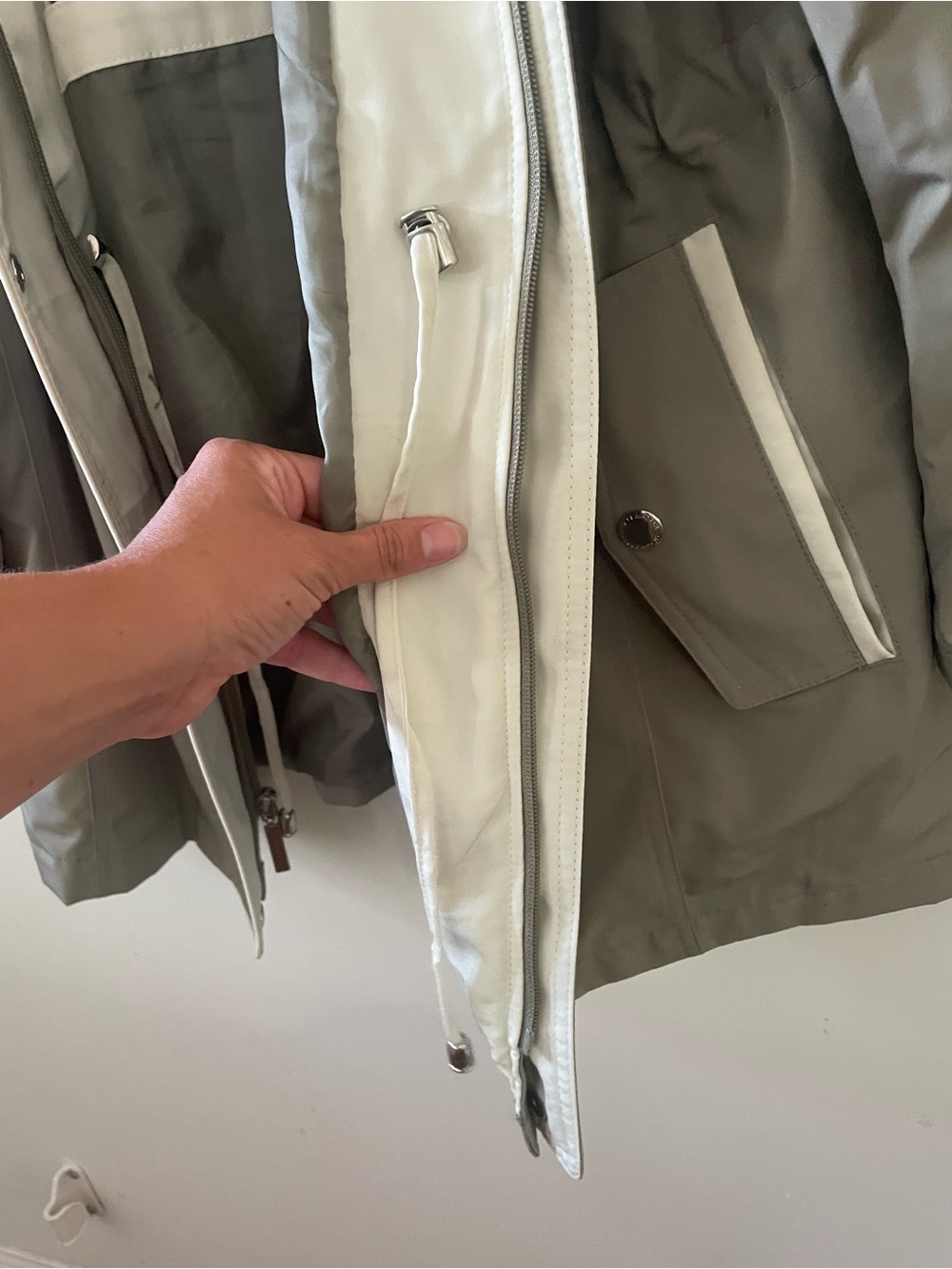 Liz Claiborne Light Gray Trench Coat with Off-White Trim - Picture 6 of 9